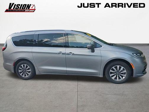 2021 Chrysler Pacifica Hybrid Touring L