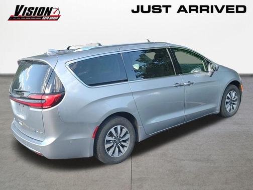 2021 Chrysler Pacifica Hybrid Touring L