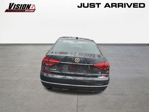 2017 Volkswagen Passat 1.8T R-Line w/Comfort