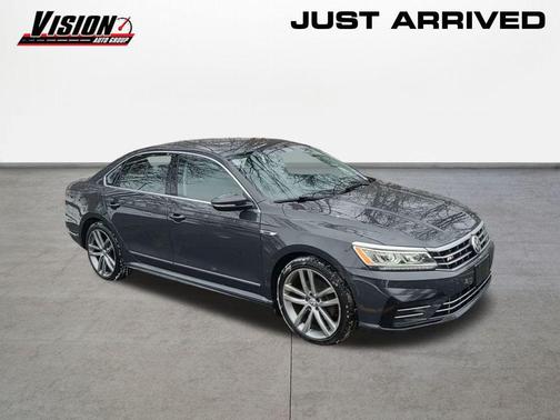 2017 Volkswagen Passat 1.8T R-Line w/Comfort