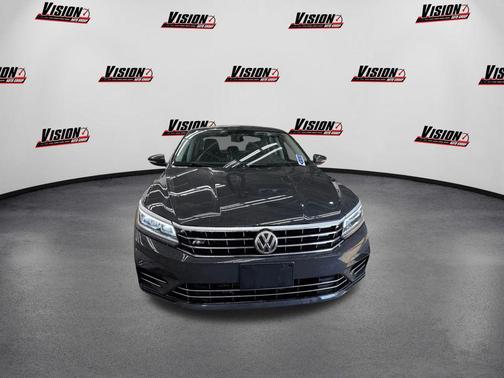 2017 Volkswagen Passat 1.8T R-Line w/Comfort