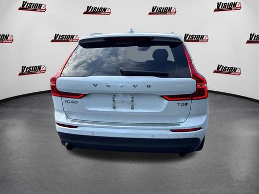 2018 Volvo XC60 T5 Momentum
