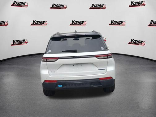 2023 Jeep Grand Cherokee 4xe Trailhawk