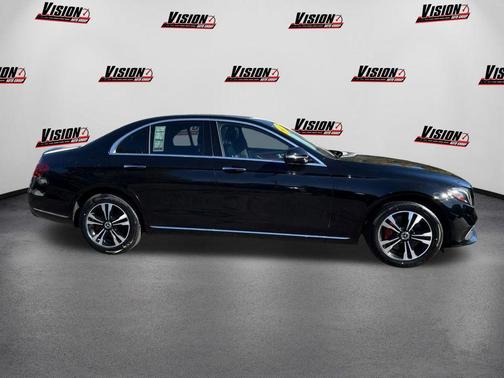 2017 Mercedes-Benz E-Class 4MATIC