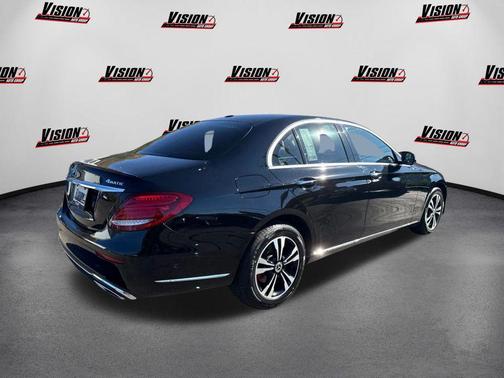 2017 Mercedes-Benz E-Class 4MATIC