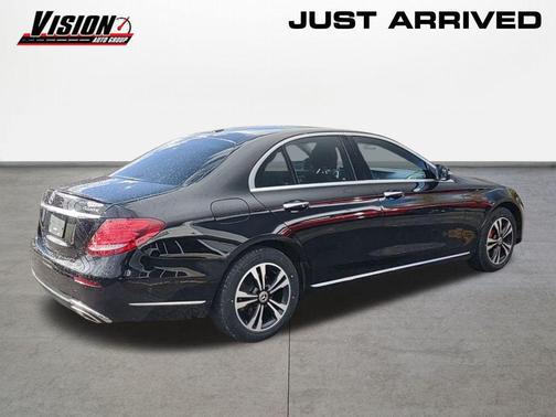 2017 Mercedes-Benz E-Class 4MATIC