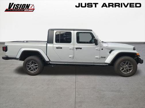 2024 Jeep Gladiator Sport S