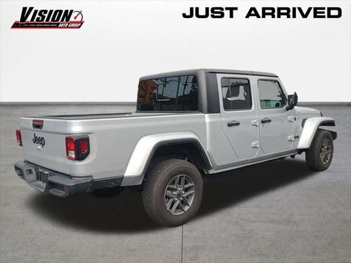 2024 Jeep Gladiator Sport S