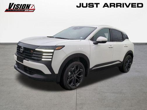 Aspen White Tricoat 2025 Nissan Kicks SR