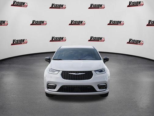 Bright White Clearcoat 2026 Chrysler Pacifica L