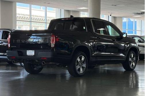 Crystal Black Pearl 2024 Honda Ridgeline RTL