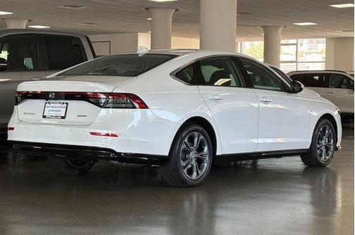 Platinum White Pearl 2026 Honda Accord Hybrid EX-L