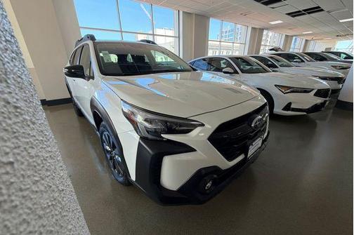 Crystal White Pearl 2025 Subaru Outback Onyx Edition