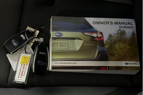 Crystal White Pearl 2025 Subaru Outback Onyx Edition