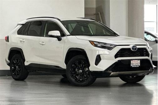 2022 Toyota RAV4 Hybrid SE
