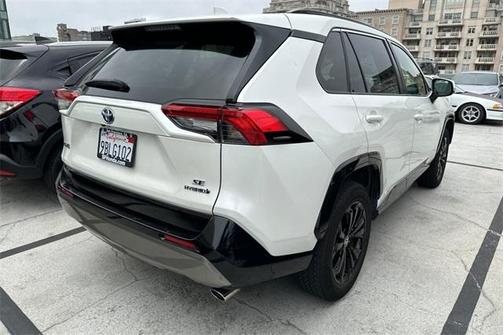 2022 Toyota RAV4 Hybrid SE