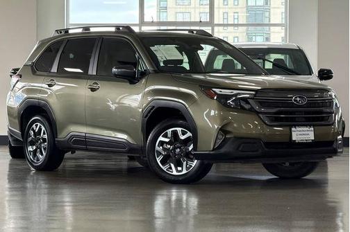 Green Metallic 2025 Subaru Forester Premium