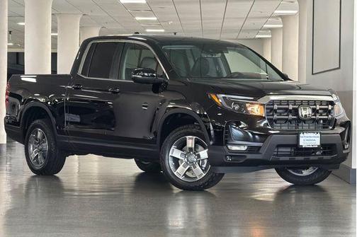 Crystal Black Pearl 2026 Honda Ridgeline RTL