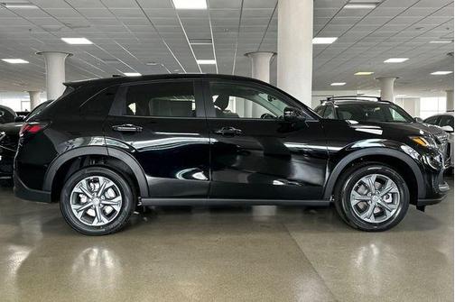 Crystal Black Pearl 2026 Honda HR-V LX