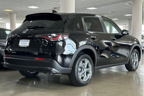 Crystal Black Pearl 2026 Honda HR-V LX