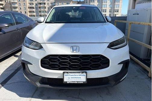 Platinum White Pearl 2024 Honda HR-V LX