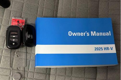 Pearl 2025 Honda HR-V LX