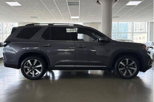 Modern Steel Metallic 2025 Honda Pilot Elite