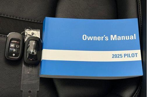 Radiant Red Metallic II 2025 Honda Pilot EX-L