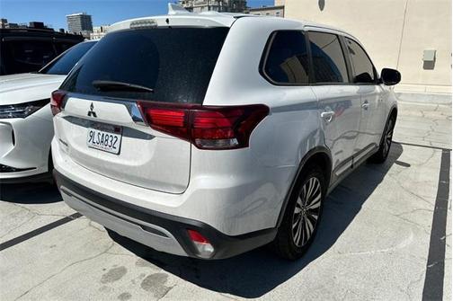2020 Mitsubishi Outlander ES