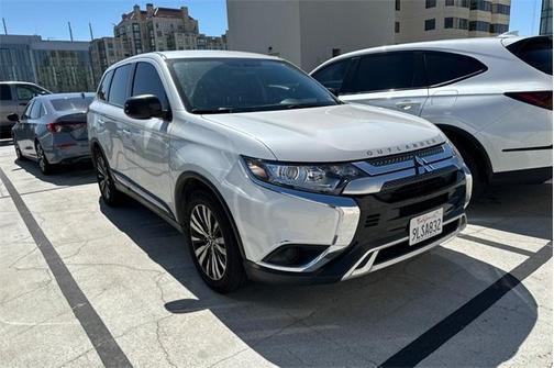 2020 Mitsubishi Outlander ES