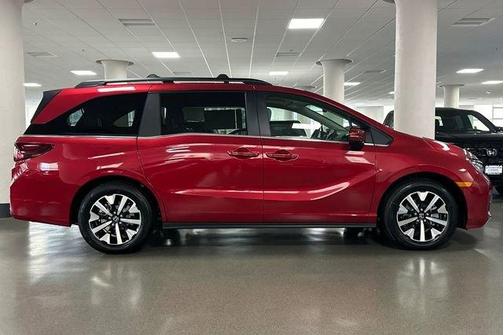 Radiant Red Metallic II 2026 Honda Odyssey EX-L