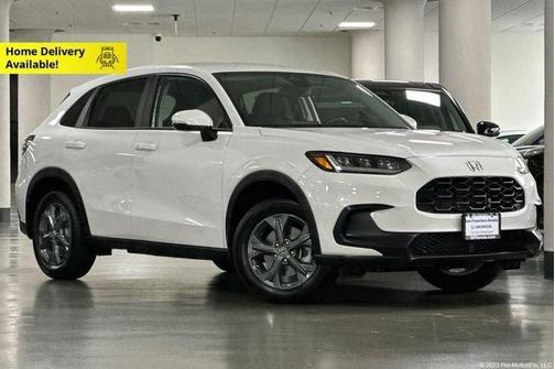 Platinum White Pearl 2026 Honda HR-V LX