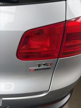 Reflex Silver Metallic 2017 Volkswagen Tiguan 2.0T S