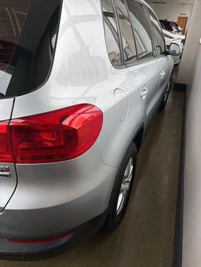 Reflex Silver Metallic 2017 Volkswagen Tiguan 2.0T S