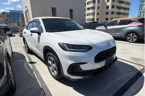 Platinum White Pearl 2025 Honda HR-V LX