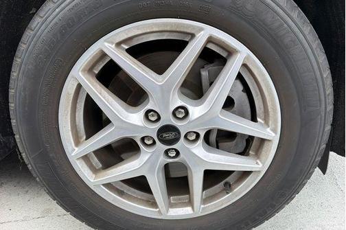 Forged Green Metallic 2023 Ford Edge SEL