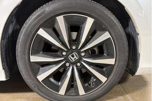 Platinum White Pearl 2022 Honda Civic EX