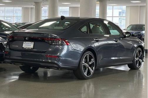 Meteorite Gray Metallic 2026 Honda Accord SE