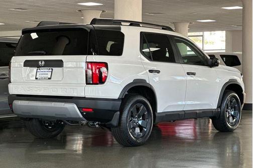 Platinum White Pearl 2026 Honda Passport RTL