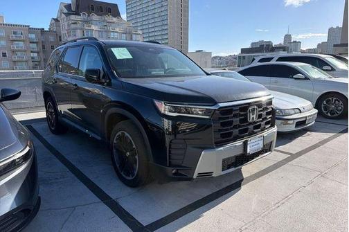 Crystal Black Pearl 2026 Honda Pilot Touring S