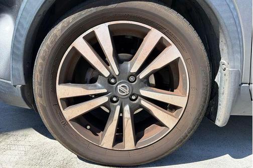 Gun Metallic / Monarch Orange 2019 Nissan Kicks SR