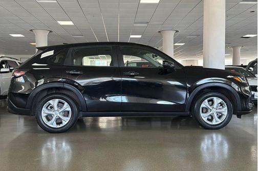 Crystal Black Pearl 2024 Honda HR-V LX