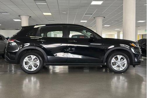 Crystal Black Pearl 2024 Honda HR-V LX