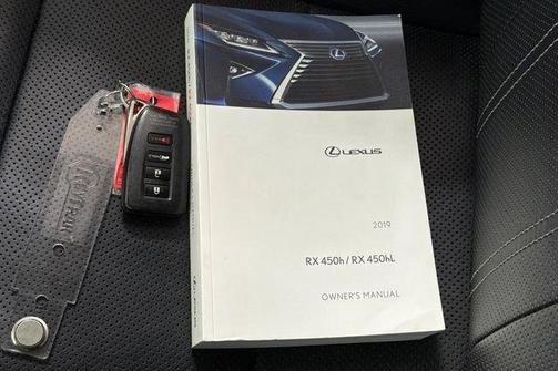 Silver Lining Metallic 2019 Lexus RX 450hL Premium