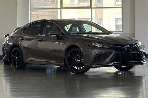2022 Toyota Camry Hybrid XSE