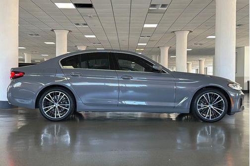 2022 BMW 530 i