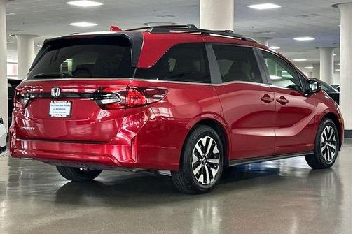 Radiant Red Metallic II 2026 Honda Odyssey EX-L