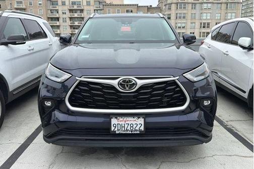 Magnetic Gray Metallic 2022 Toyota Highlander XLE