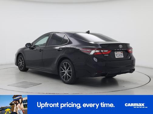 Black 2022 Toyota Camry SE