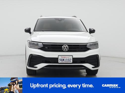 White 2022 Volkswagen Tiguan SE R-Line Black